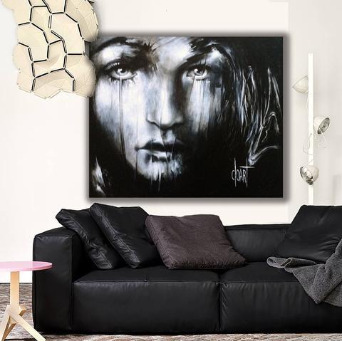 Visage diaphane noir et blanc, tableau de Philippe Cloart, présenté dans un intérieur (mise en situation)